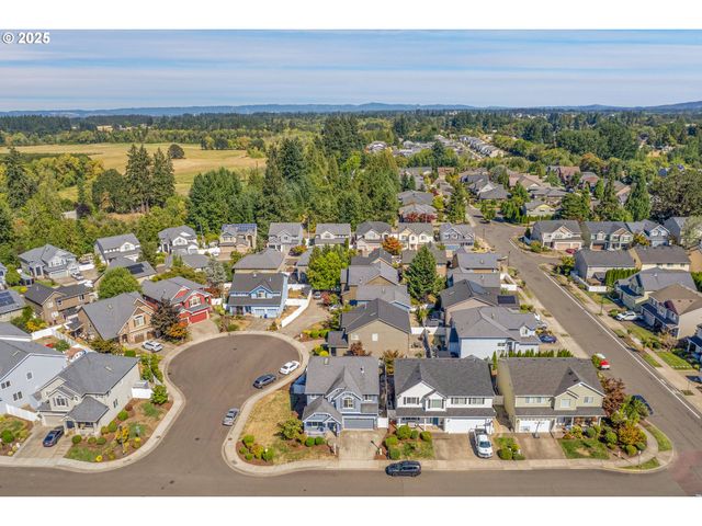 812 N 27TH Ave, Cornelius, OR 97113