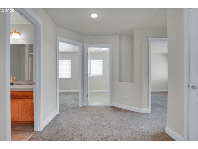 812 N 27TH Ave, Cornelius, OR 97113