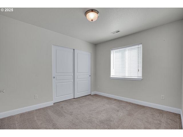 812 N 27TH Ave, Cornelius, OR 97113