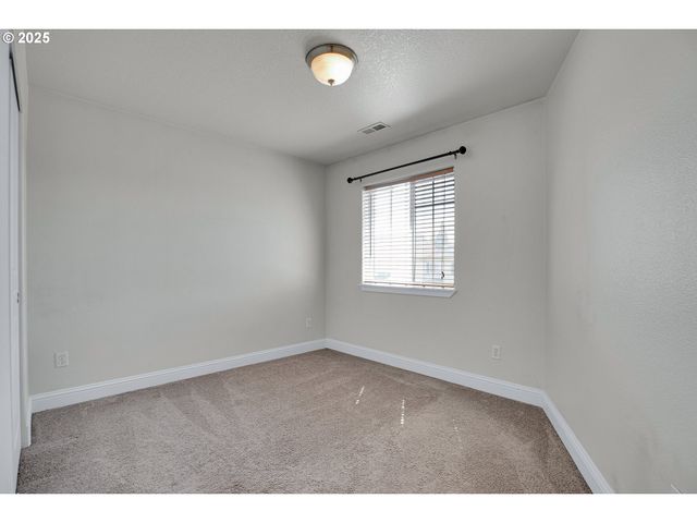 812 N 27TH Ave, Cornelius, OR 97113