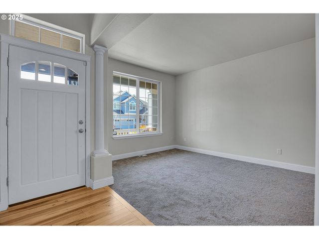 812 N 27TH Ave, Cornelius, OR 97113