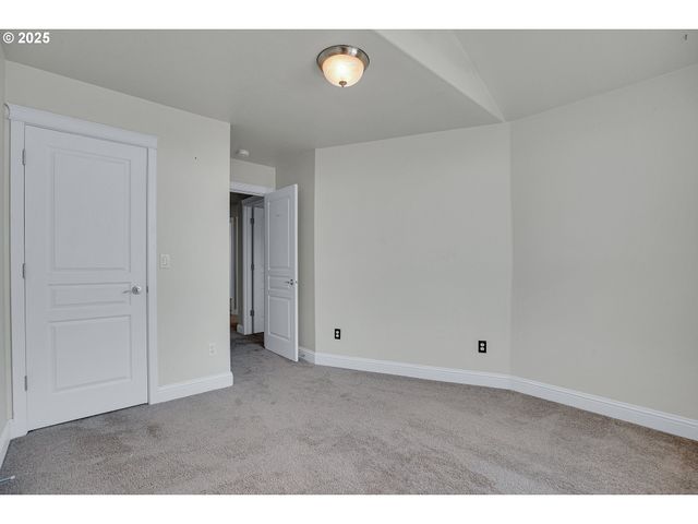 812 N 27TH Ave, Cornelius, OR 97113