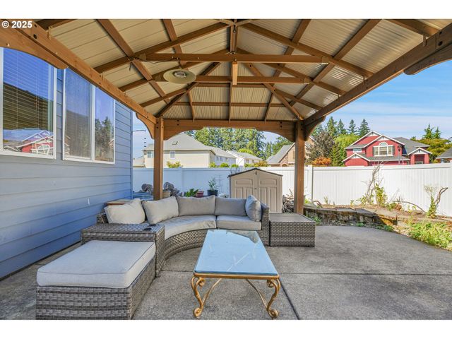812 N 27TH Ave, Cornelius, OR 97113