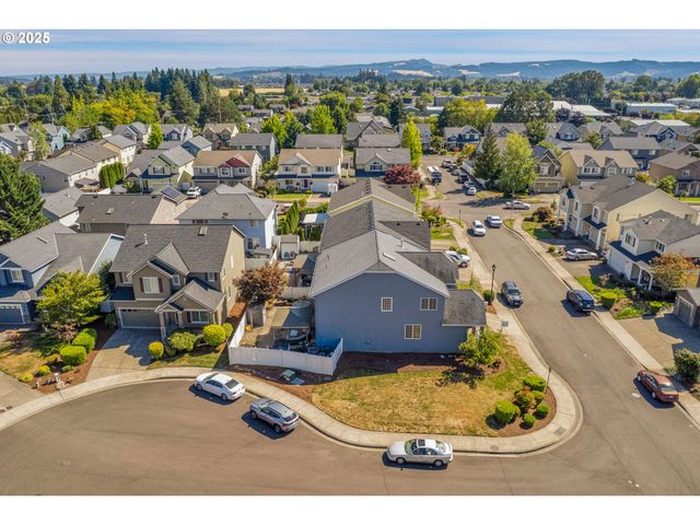 812 N 27TH Ave, Cornelius, OR 97113