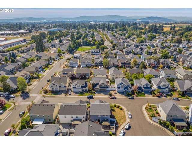 812 N 27TH Ave, Cornelius, OR 97113