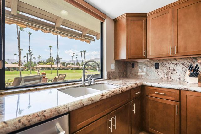 175 Las Lomas, Palm Desert, CA 92260