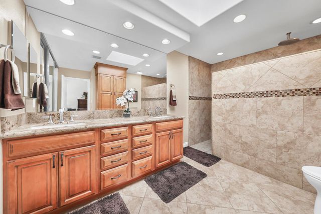 175 Las Lomas, Palm Desert, CA 92260
