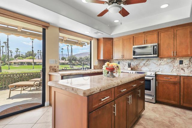 175 Las Lomas, Palm Desert, CA 92260