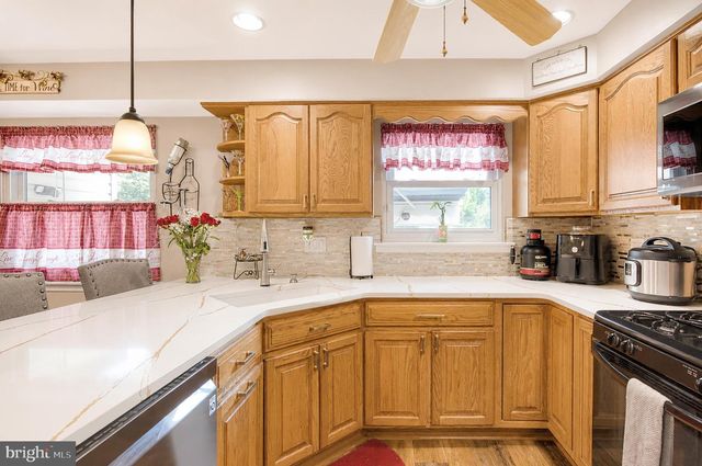 12 CASTOR CT, Blackwood, NJ 08012