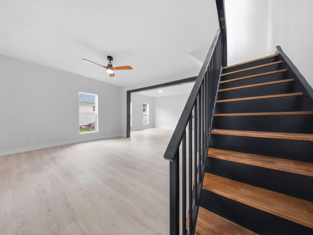 1139 W Lynn Street, Springfield, MO 65802