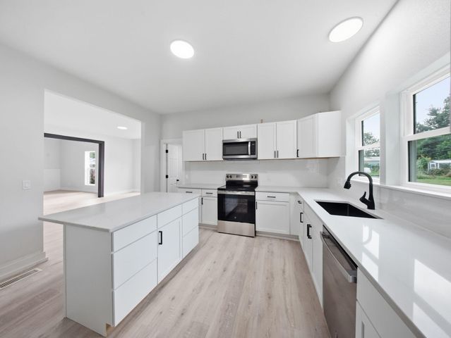 1139 W Lynn Street, Springfield, MO 65802