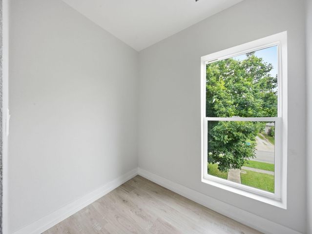 1139 W Lynn Street, Springfield, MO 65802