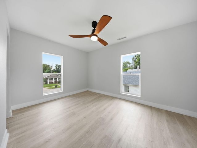 1139 W Lynn Street, Springfield, MO 65802