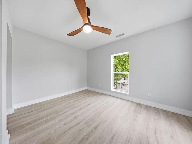 1139 W Lynn Street, Springfield, MO 65802