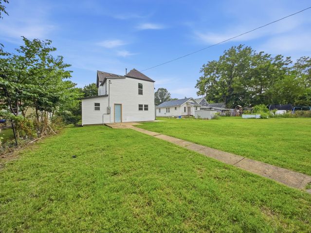 1139 W Lynn Street, Springfield, MO 65802