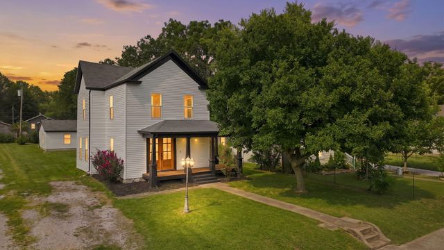 1139 W Lynn Street, Springfield, MO 65802