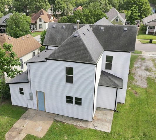 1139 W Lynn Street, Springfield, MO 65802