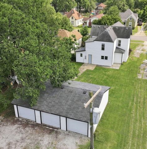 1139 W Lynn Street, Springfield, MO 65802