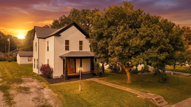 1139 W Lynn Street, Springfield, MO 65802