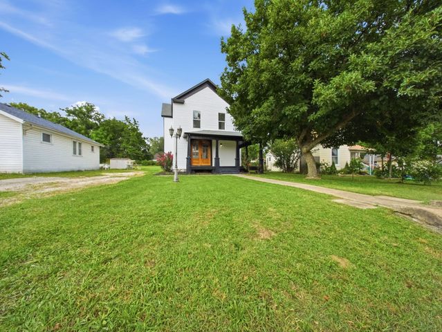 1139 W Lynn Street, Springfield, MO 65802