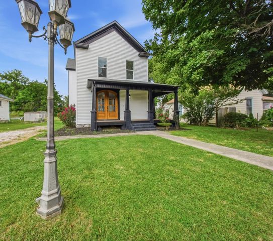 1139 W Lynn Street, Springfield, MO 65802