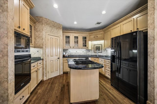 2034 Norfolk Street, Houston, TX 77098