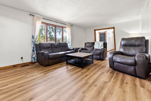 106 EMS C30 Lane, Warsaw, IN 46582