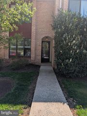 214 STONYBROOK DR #214, Norristown, PA 19403