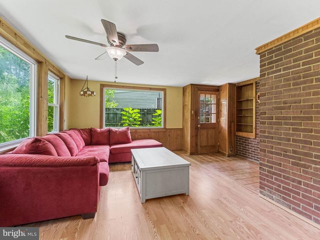105 YALE SQ, Morton, PA 19070
