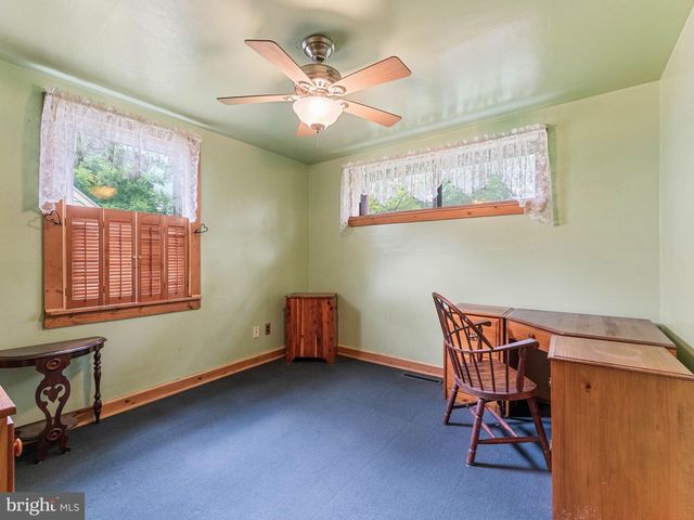 105 YALE SQ, Morton, PA 19070