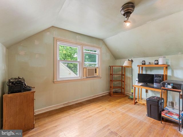 105 YALE SQ, Morton, PA 19070