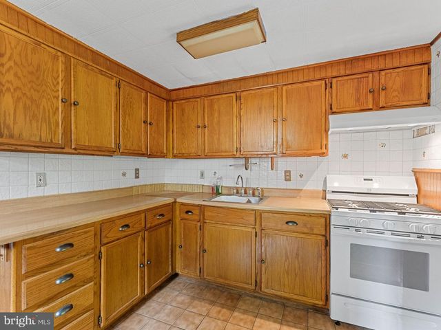 105 YALE SQ, Morton, PA 19070
