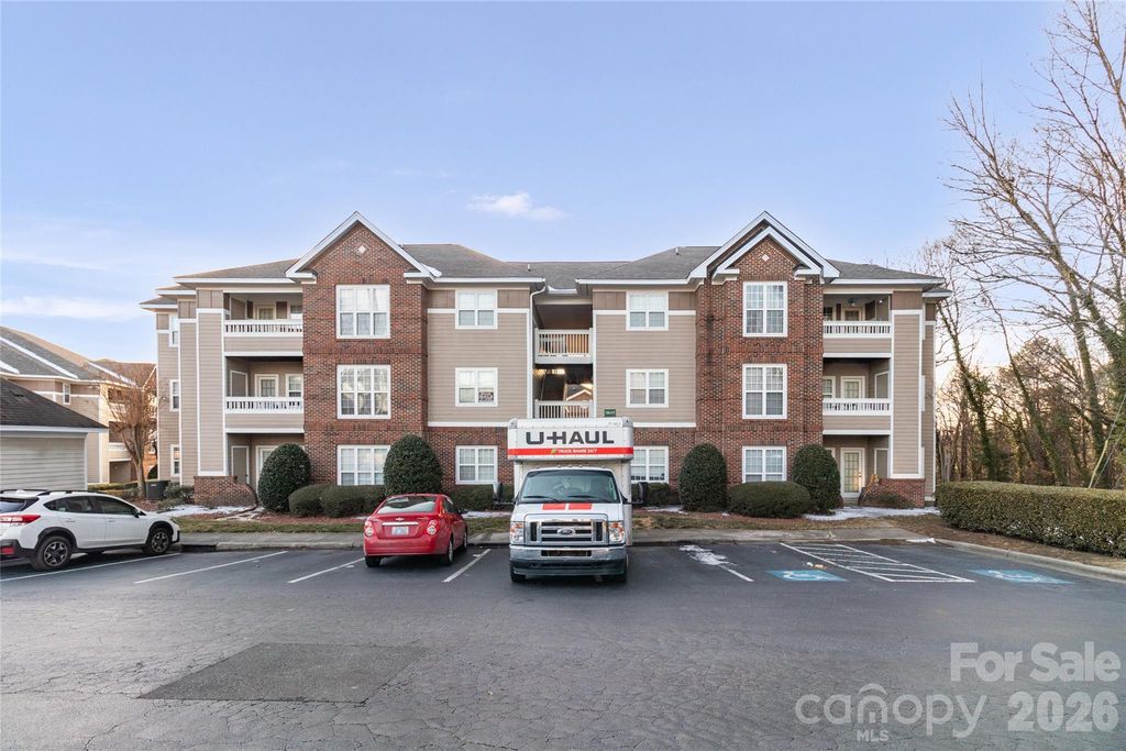 9849 Campus Walk Lane D, Charlotte, NC 28262