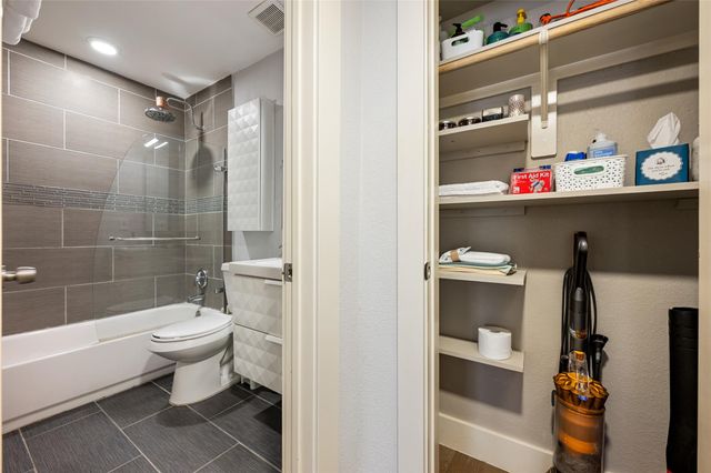 909 Reinli ST 122, Austin, TX 78751