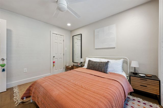 909 Reinli ST 122, Austin, TX 78751
