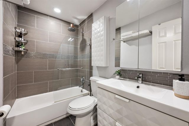 909 Reinli ST 122, Austin, TX 78751