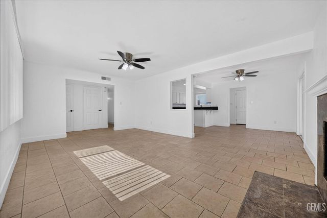 1031 Elizabeth Court, Bakersfield, CA 93308