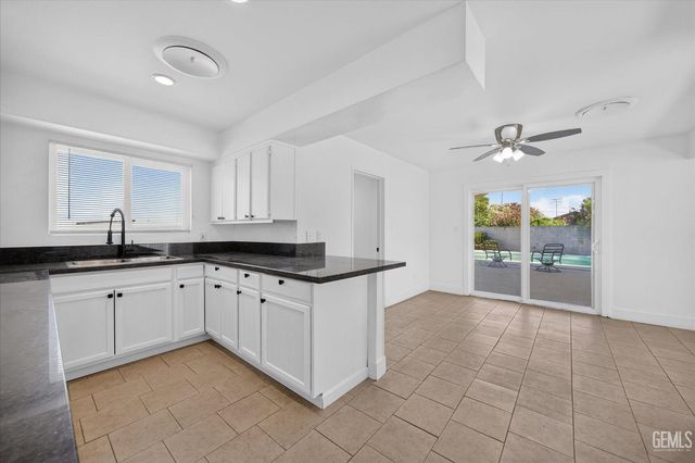 1031 Elizabeth Court, Bakersfield, CA 93308