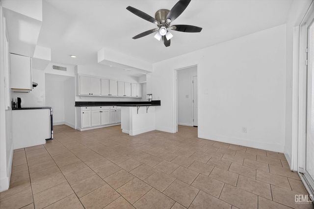 1031 Elizabeth Court, Bakersfield, CA 93308