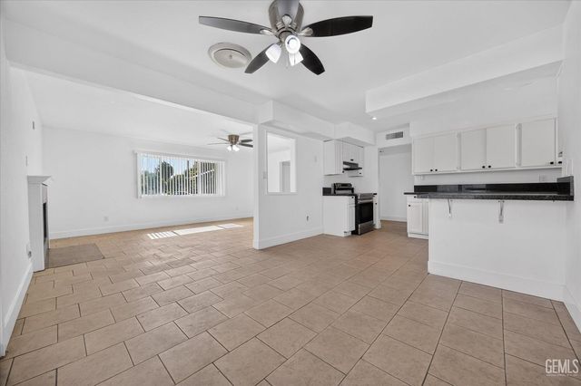 1031 Elizabeth Court, Bakersfield, CA 93308