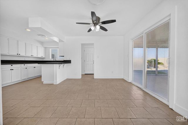 1031 Elizabeth Court, Bakersfield, CA 93308