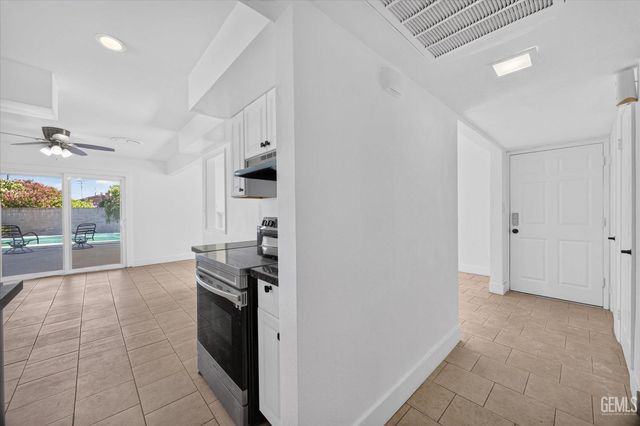 1031 Elizabeth Court, Bakersfield, CA 93308