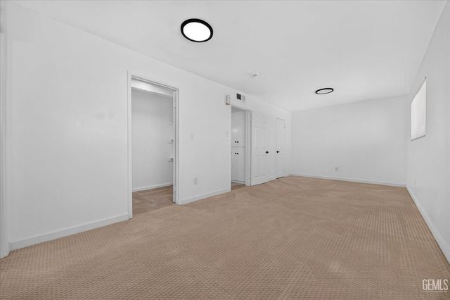 1031 Elizabeth Court, Bakersfield, CA 93308