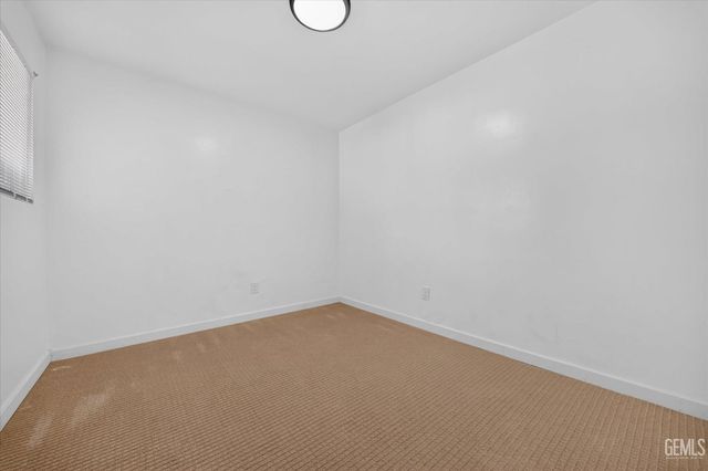 1031 Elizabeth Court, Bakersfield, CA 93308