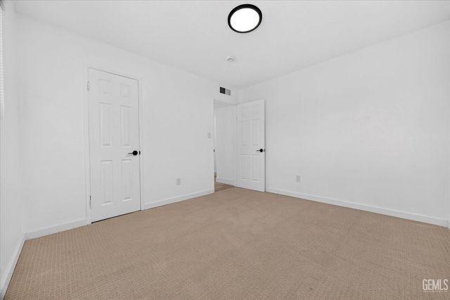 1031 Elizabeth Court, Bakersfield, CA 93308