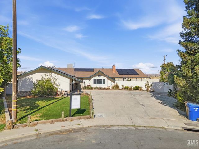 1031 Elizabeth Court, Bakersfield, CA 93308