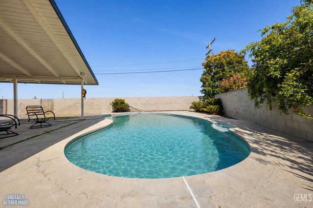 1031 Elizabeth Court, Bakersfield, CA 93308