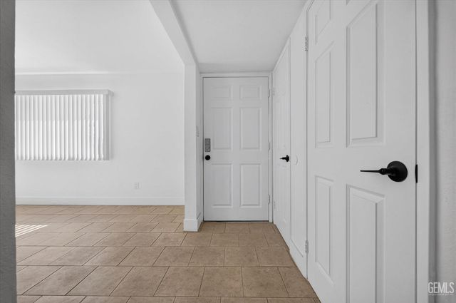 1031 Elizabeth Court, Bakersfield, CA 93308