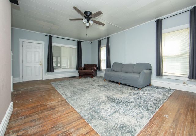 103 Summit, Waterloo, IA 50701