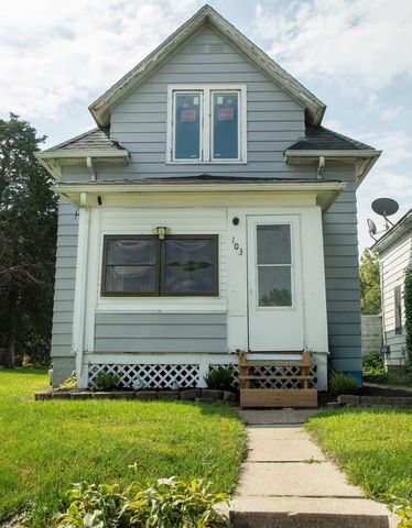 103 Summit, Waterloo, IA 50701